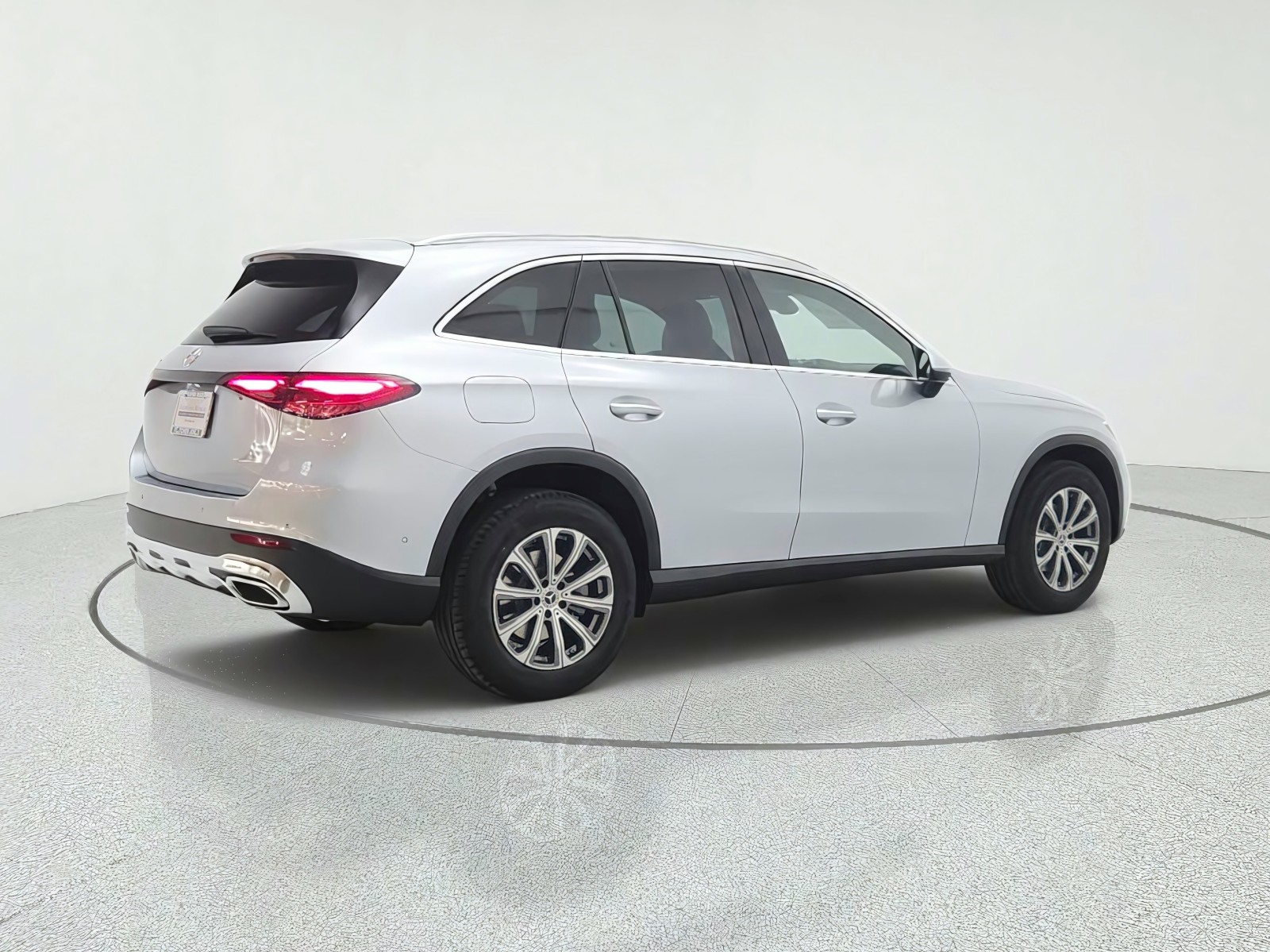 New 2027 Cirrus Silver Metallic Mercedes-Benz GLC 300 SUV image 5