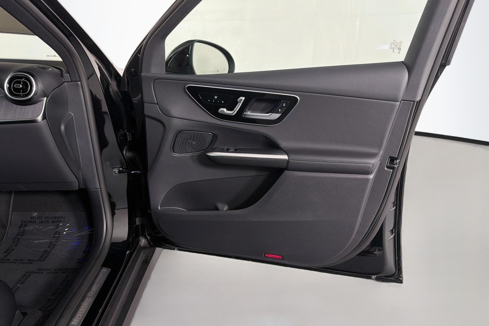 New 2026 Black Mercedes-Benz GLC 300 4MATIC® SUV image 25