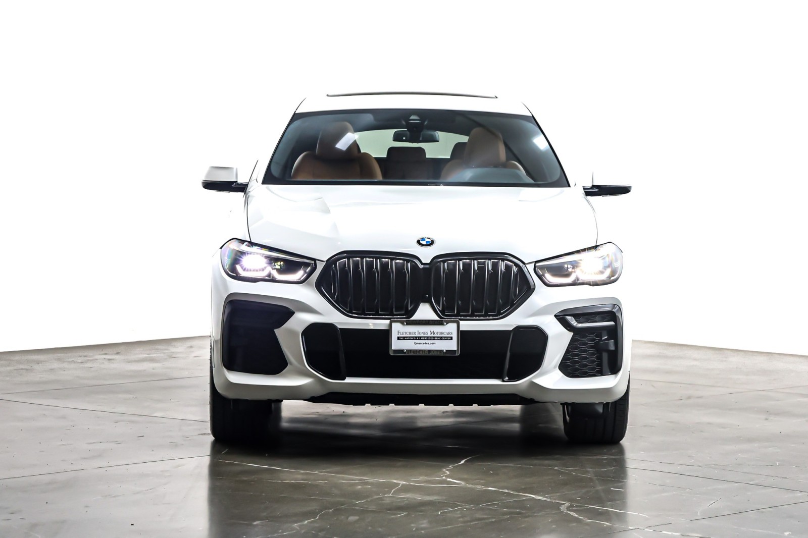 Used 2022 Alpine White BMW xDrive40i Sports Activity Coupe image 3