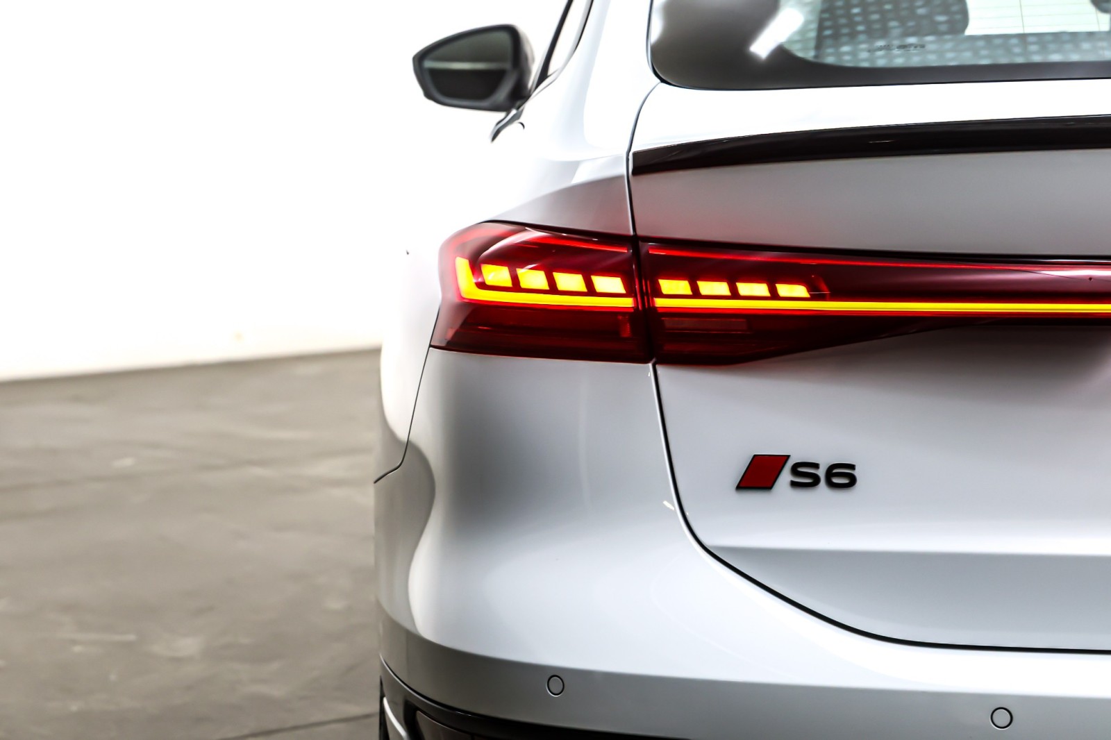 Used 2025 Glacier White Metallic Audi Premium Plus quattro image 16