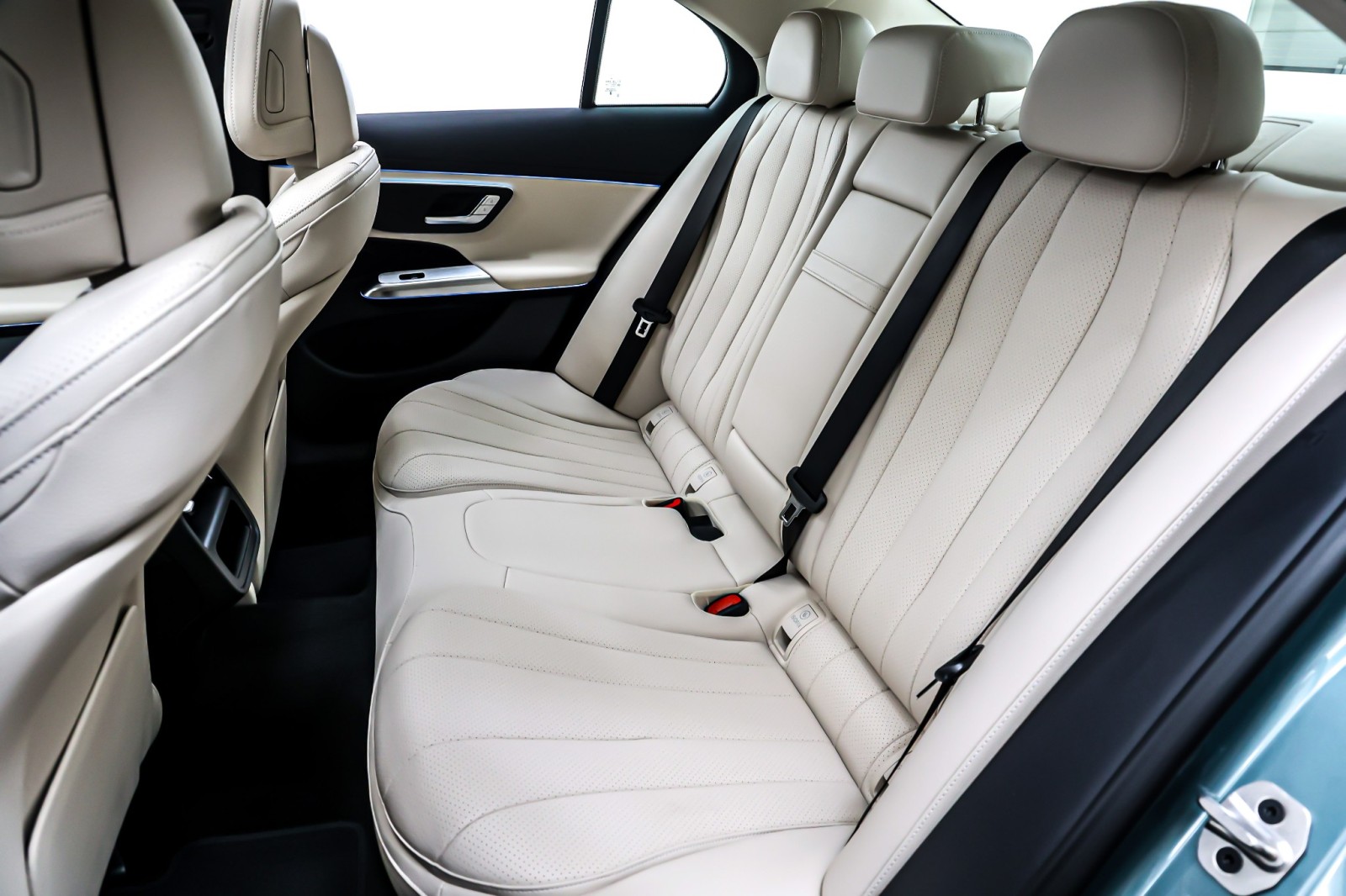 New 2026 Verde Silver Metallic Mercedes-Benz E 350 image 8