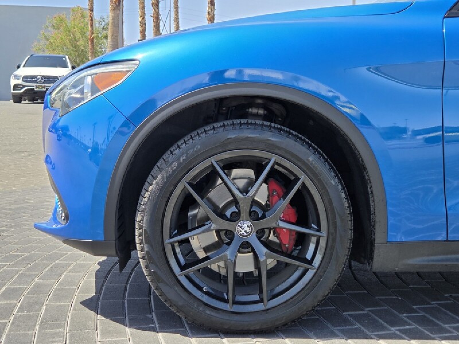 Used 2019 BLUE Alfa Romeo  image 12