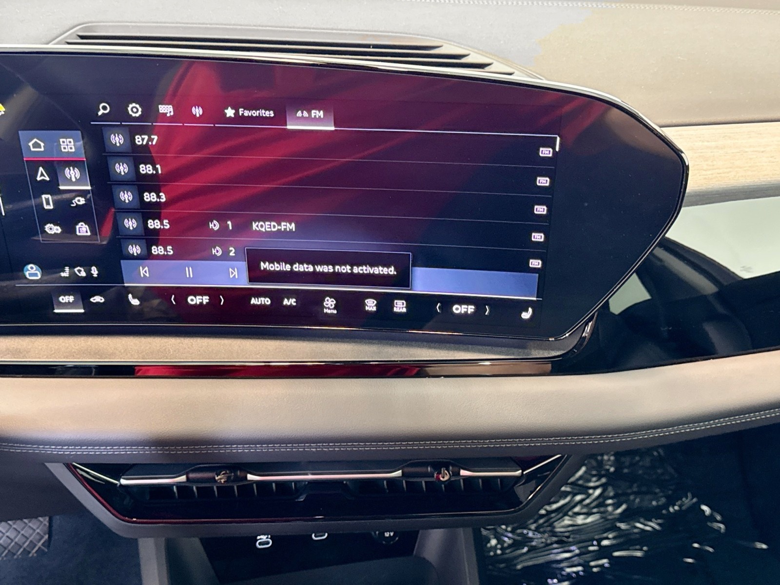 Used 2025 Glacier White Metallic Audi Premium image 13