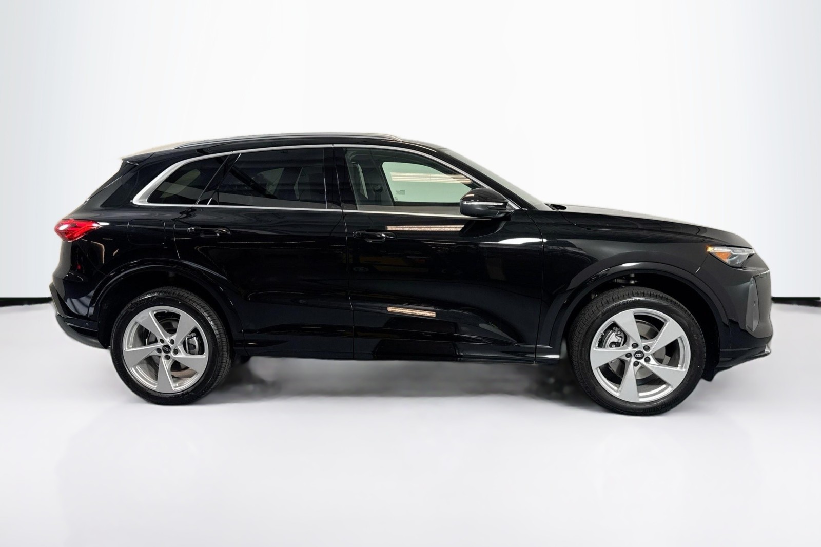 New 2025 Mythos Black Metallic Audi Premium Plus 2.0 TFSI quattro image 4