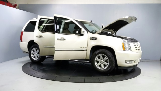 2012 Cadillac Escalade Luxury 16