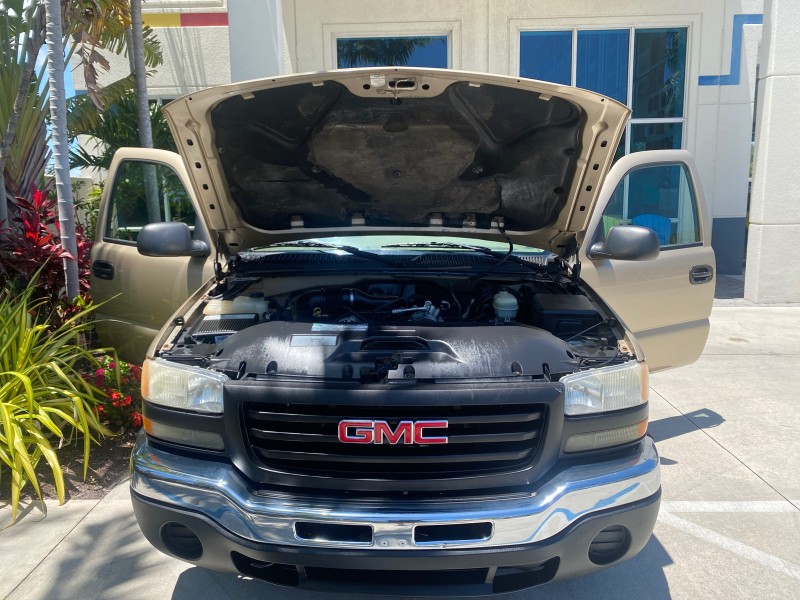 2005 GMC Sierra 1500 LOW MILES 83837 AC NO ACCIDENTS in ,