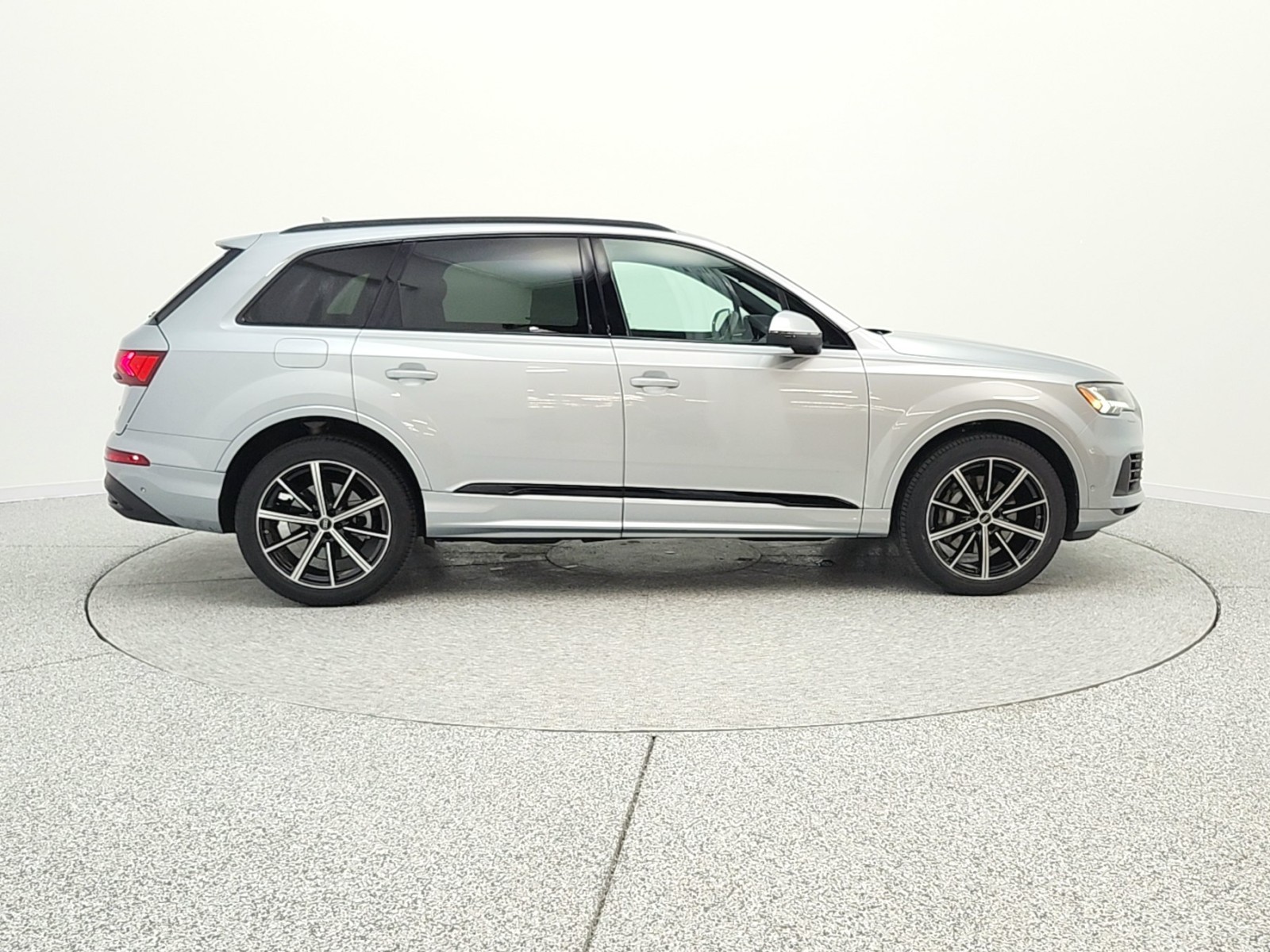 Used 2023 Satellite Silver Metallic Audi Premium Plus 55 TFSI quattro image 4