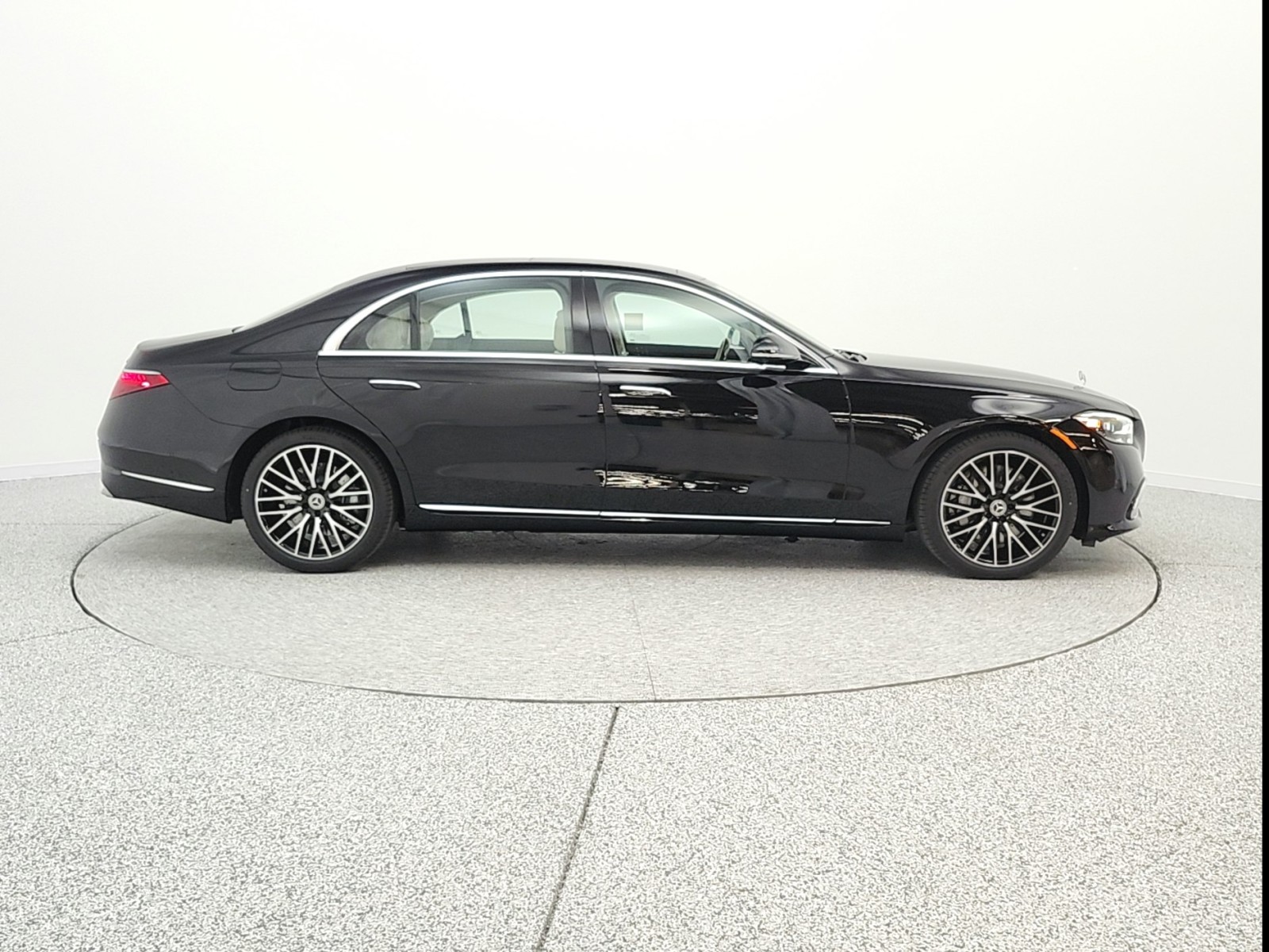 New 2026 Obsidian Black Metallic Mercedes-Benz S 500 image 4