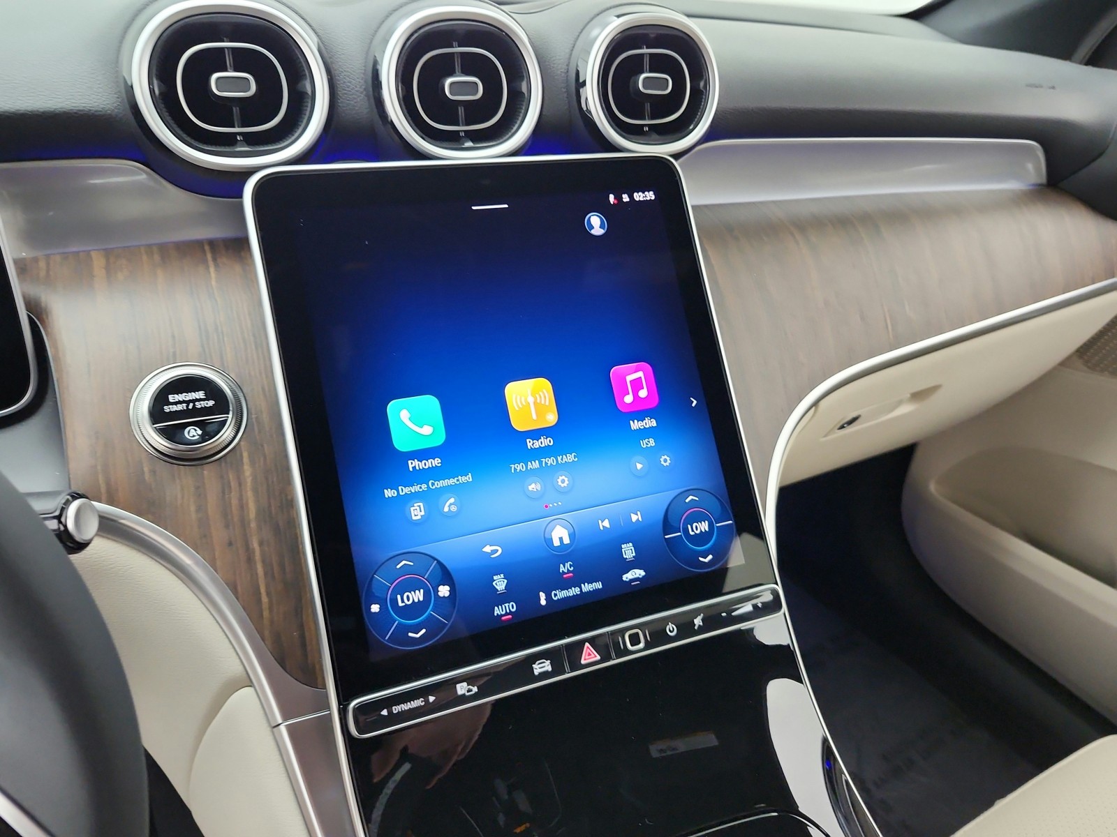 New 2026 Verde Silver Metallic Mercedes-Benz GLC 300 image 10