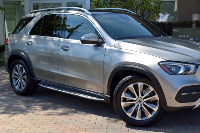 2020 Mercedes-Benz GLE Premium Pkg. Park Assist Pano Moonroof Heated front Seats Burmester Sound Tow Pkg. 20 Wheels MSRP $64,400 4