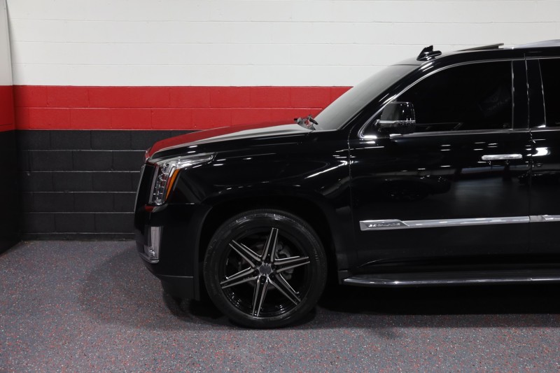 2016 Cadillac Escalade Luxury Collection 4WD 4dr Suv in , 