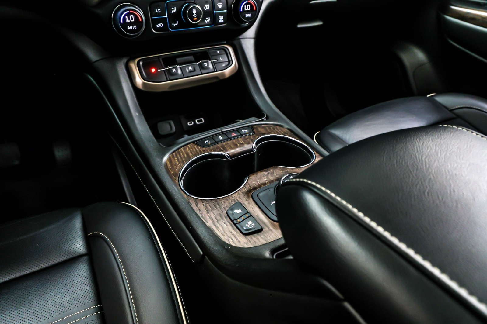 Used 2023 Ebony Twilight Metallic GMC AWD 4dr Denali image 6