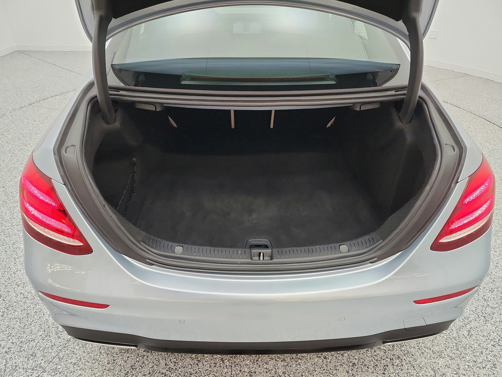 Used 2018 Diamond Silver Metallic Mercedes-Benz E 300 RWD Sedan image 28