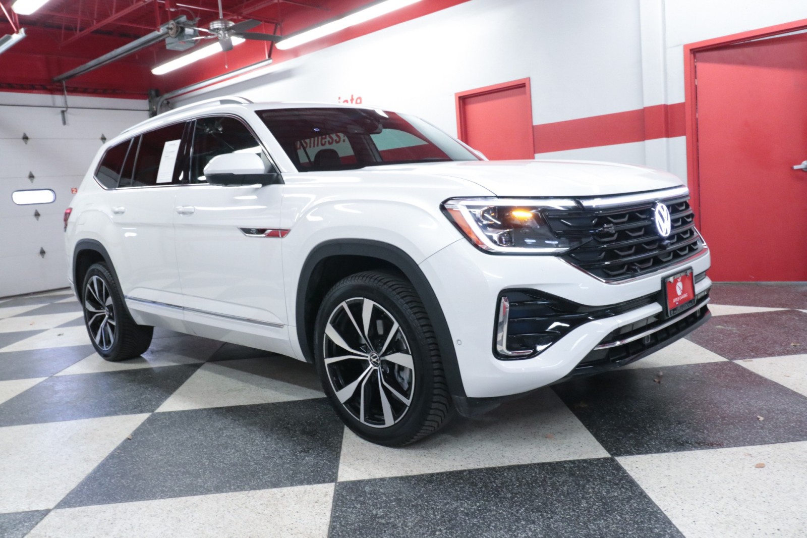 Used Car 2024 Volkswagen Atlas  2.0t Sel Premium R-line For Sale Under $40,000 In Austin, Texas