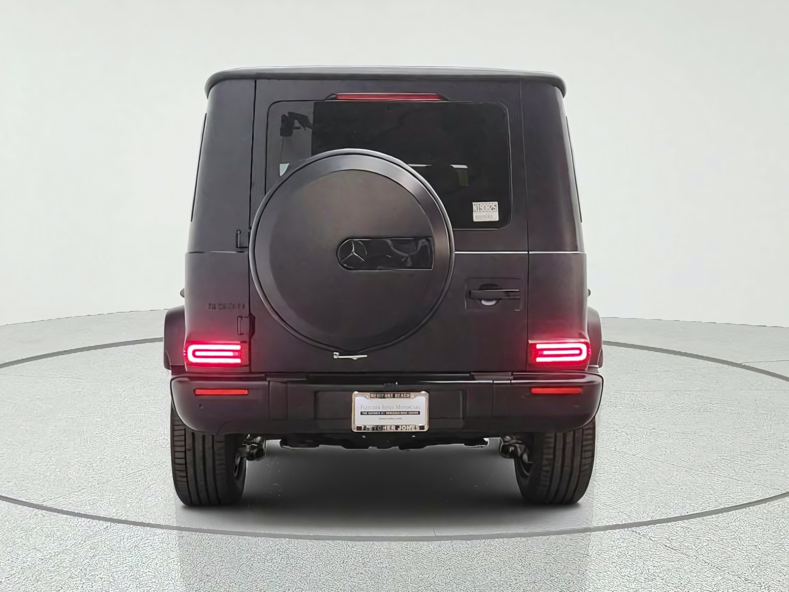 New 2027 MANUFAKTUR Night Black magno Mercedes-Benz G 580e SUV image 6