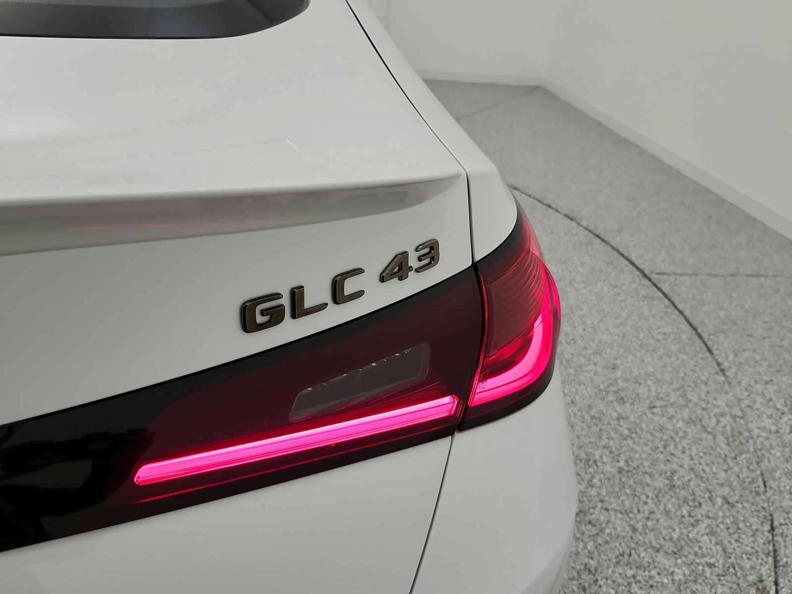 New 2026 MANUFAKTUR Moonlight White Metallic Mercedes-Benz AMG® GLC 43 image 17