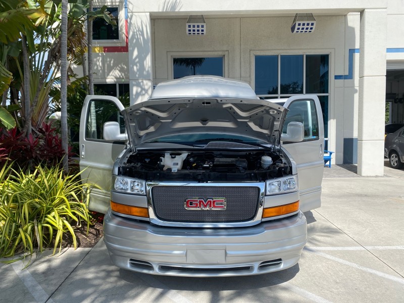 2013 GMC SAVANA HI TOP CONVERSION HANDICAP LIFT LOW MILES 24,857 in , 