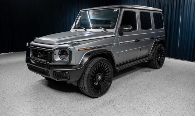 Gray (MANUFAKTUR Platinum magno) 2026 Mercedes-Benz G-Class G 550 4MATIC SUV / Crossover All-Wheel Drive Automatic