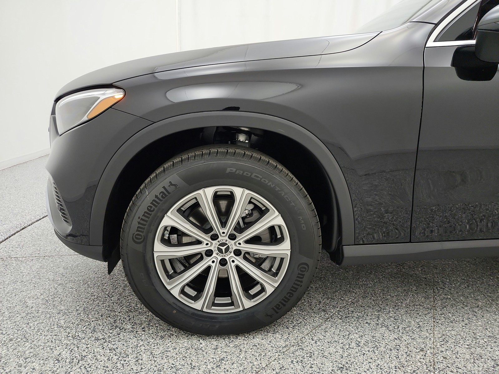 New 2026 Black Mercedes-Benz GLC 300 SUV image 13