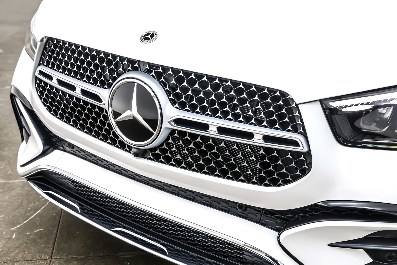 New 2026 Polar White Mercedes-Benz GLE 450 image 13