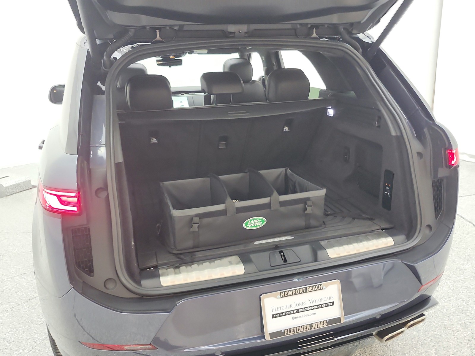 Used 2023 Varesine Blue Metallic Land Rover P530 First Edition image 25