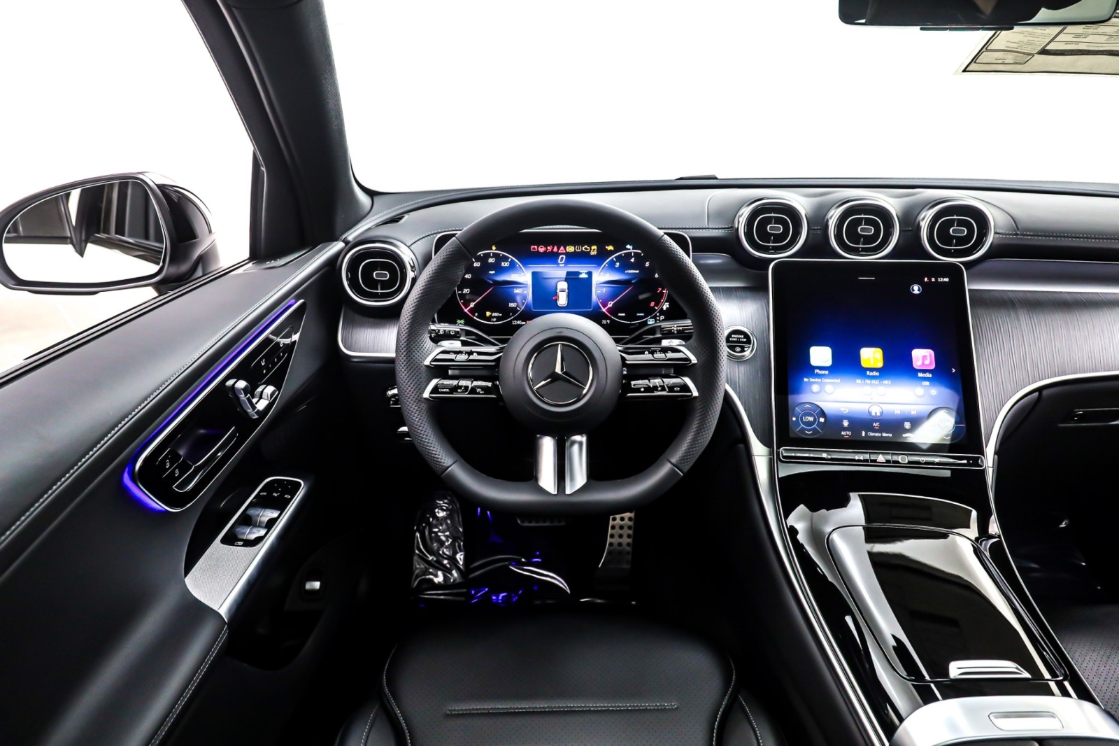 New 2026 Polar White Mercedes-Benz GLC 300 SUV image 4