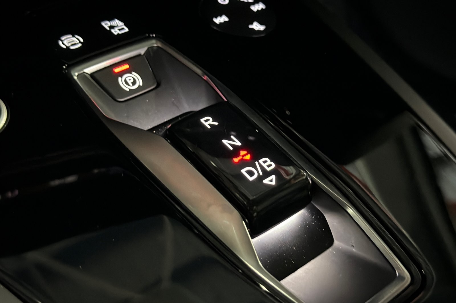 Used 2024 Mythos Black Metallic Audi Premium Plus 50 quattro image 21