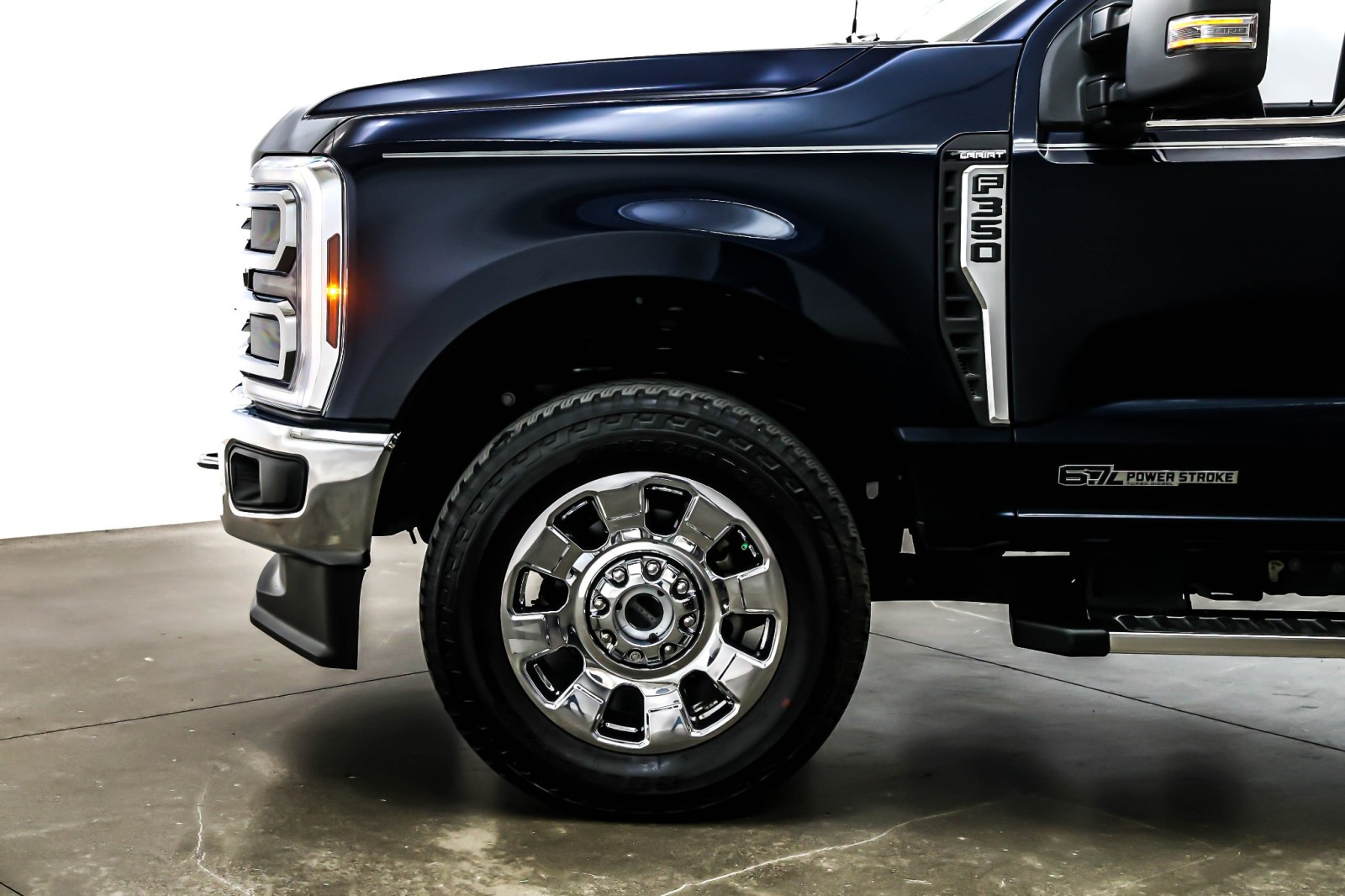 Used 2024 Antimatter Blue Metallic Ford LARIAT image 10