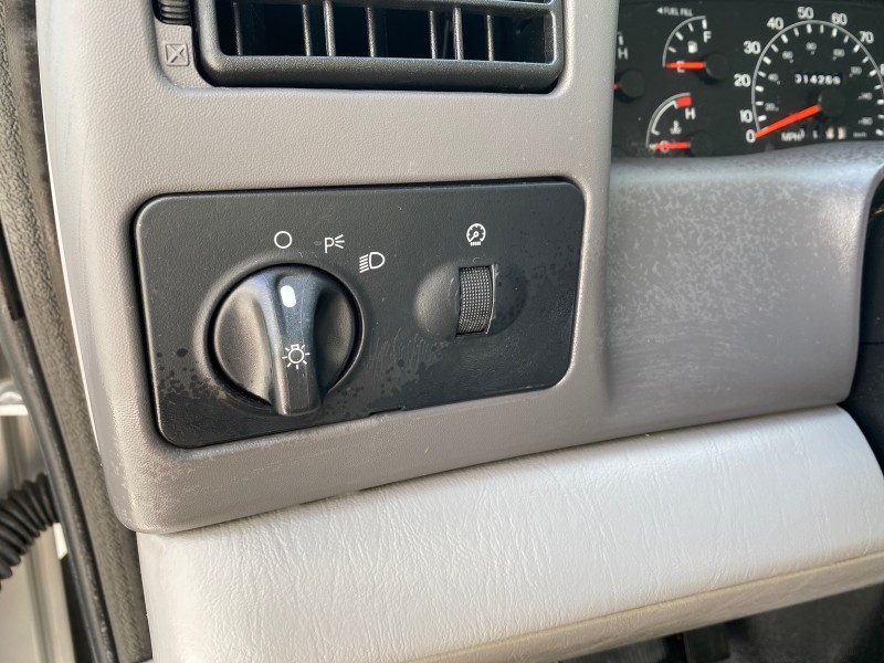 2001 Ford Super Duty F-350 DRW XL 1 OWNER LOW MILES 14,269 in , 