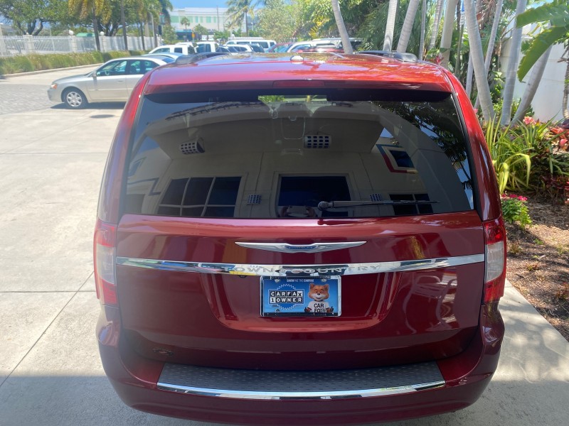 2012 Chrysler Town & Country 1 OWNER LOW MILES 58.411 in , 