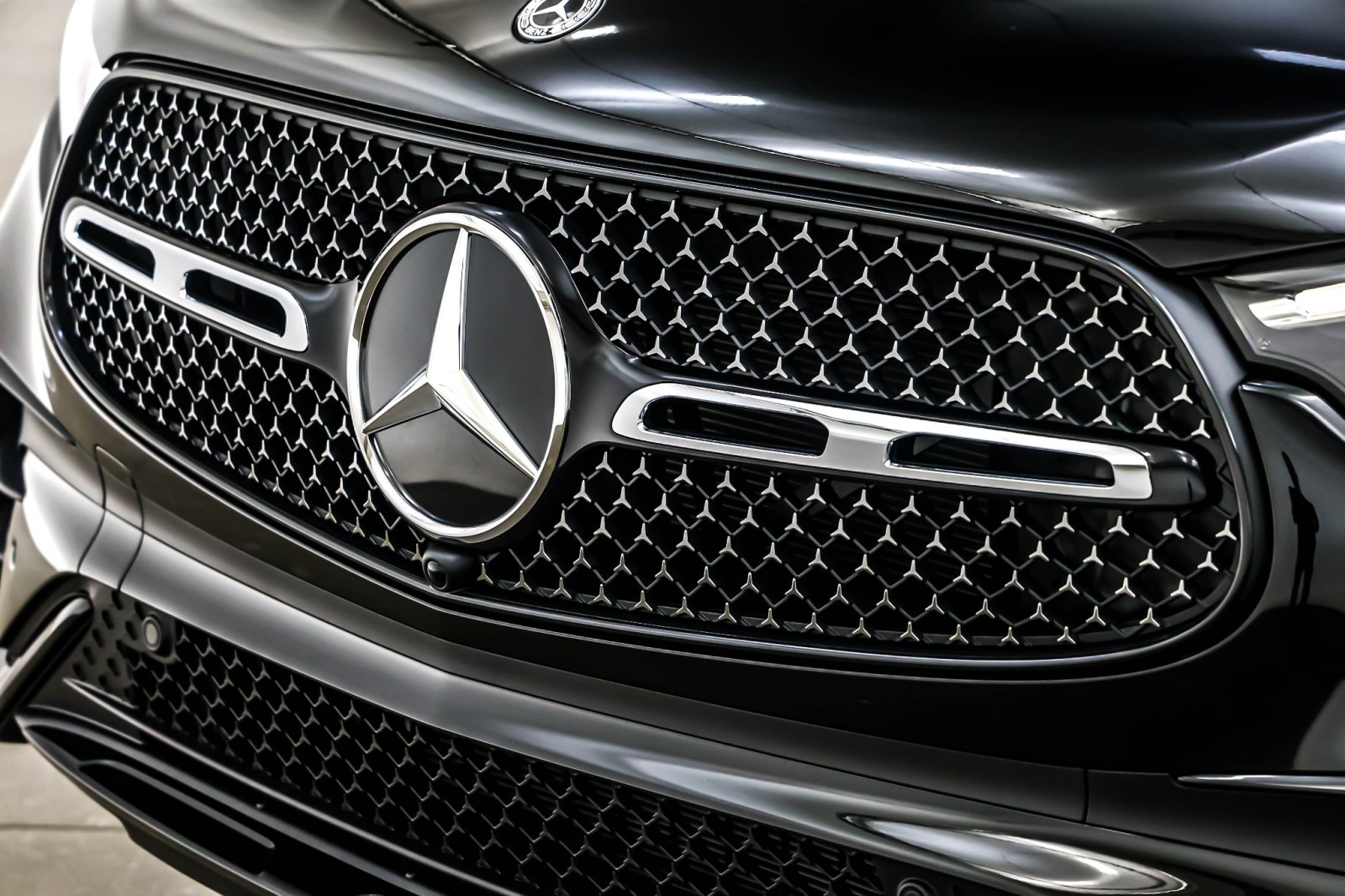 New 2026 Black Mercedes-Benz GLC 300 image 14