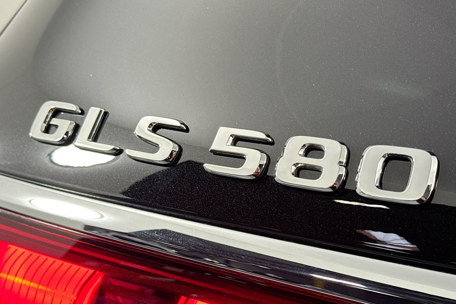 New 2026 Obsidian Black Metallic Mercedes-Benz GLS 580 4MATIC® SUV image 9