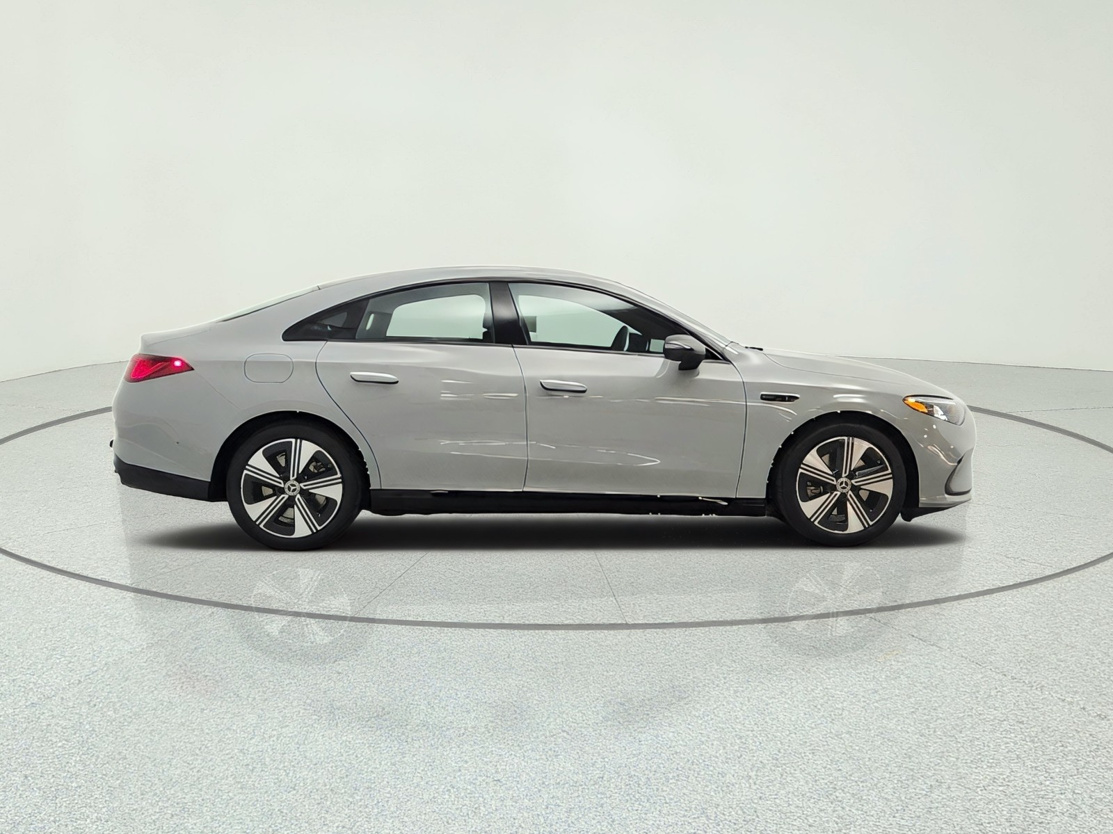 New 2027 MANUFAKTUR Alpine Grey Mercedes-Benz CLA 250+ Electric image 4