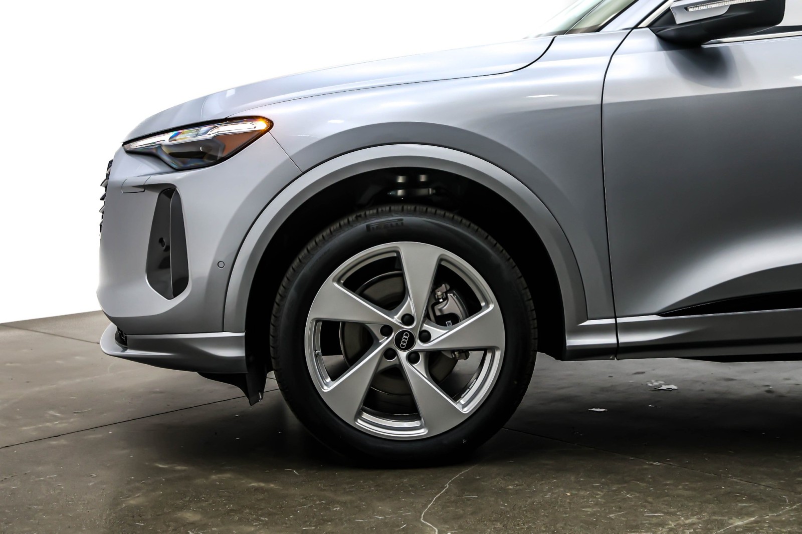 New 2025 Florett Silver Metallic Audi Premium Plus 2.0 TFSI quattro image 10