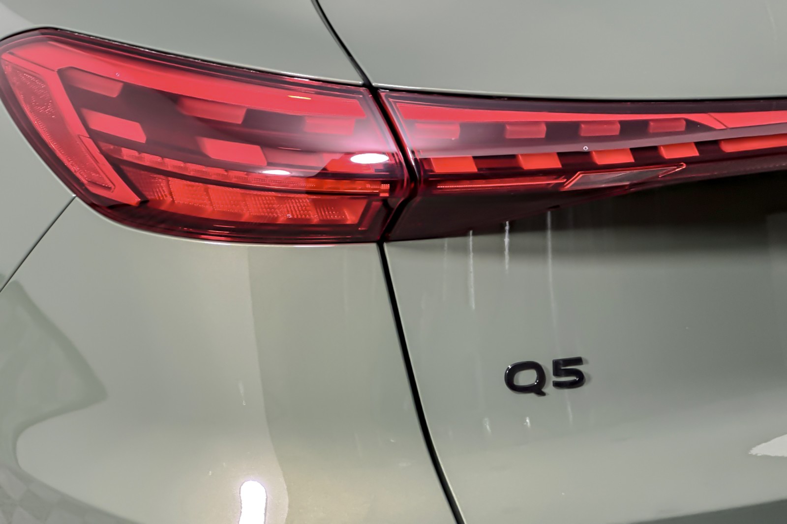 New 2026 District Green Metallic Audi Premium 2.0 TFSI quattro image 27