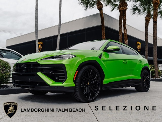 2025 Lamborghini Urus SE's photo