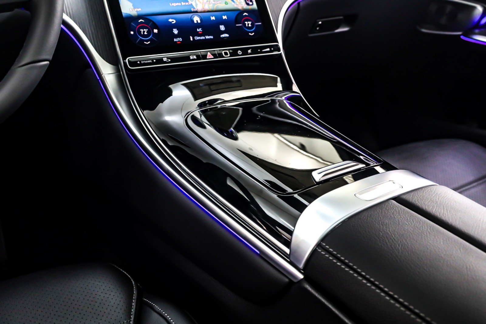 New 2026 Polar White Mercedes-Benz GLC 300 SUV image 6