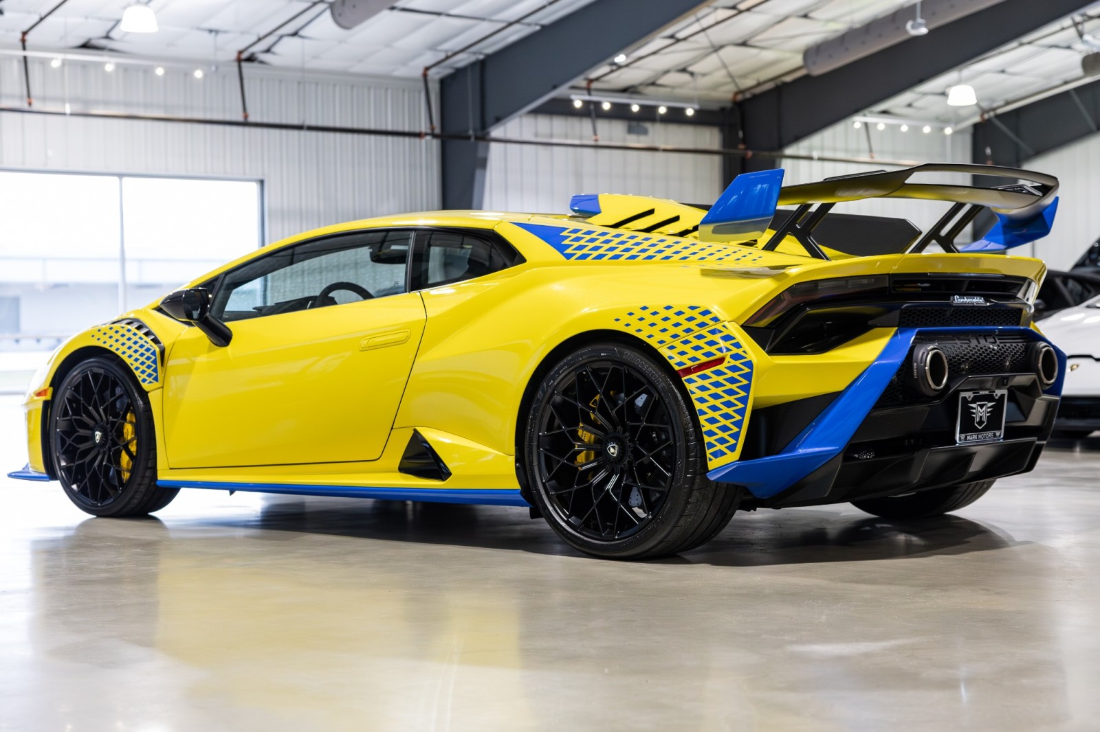 Used Car 2022 Lamborghini Huracan Sto  - $14k Giallo Belenus Paint - Sport Seats - Dark Chrome Interior For Sale Under $400,000 In Boerne, Texas