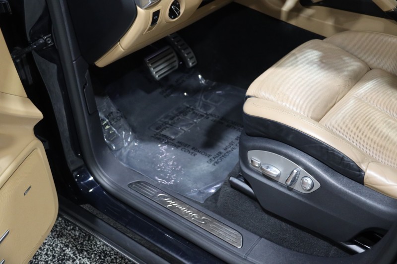 2016 Porsche Cayenne S E-Hybrid 4dr Suv in ,