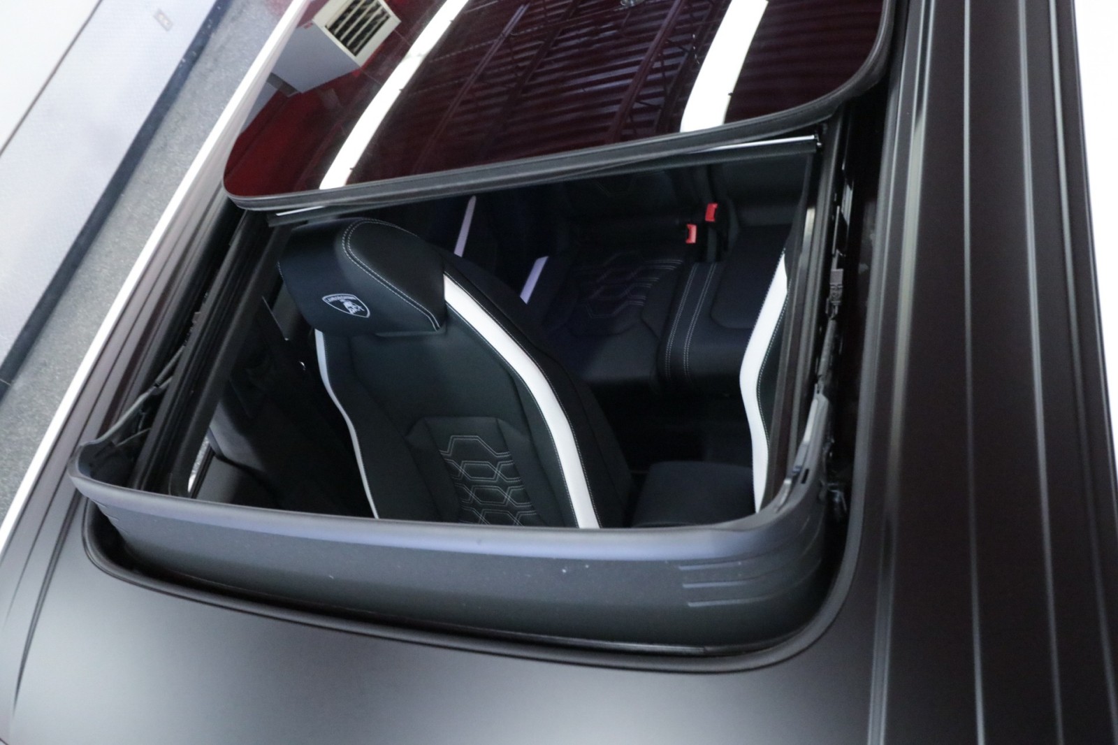 Used Car 2025 Lamborghini Urus  Se For Sale Under $360,000 In Austin, Texas