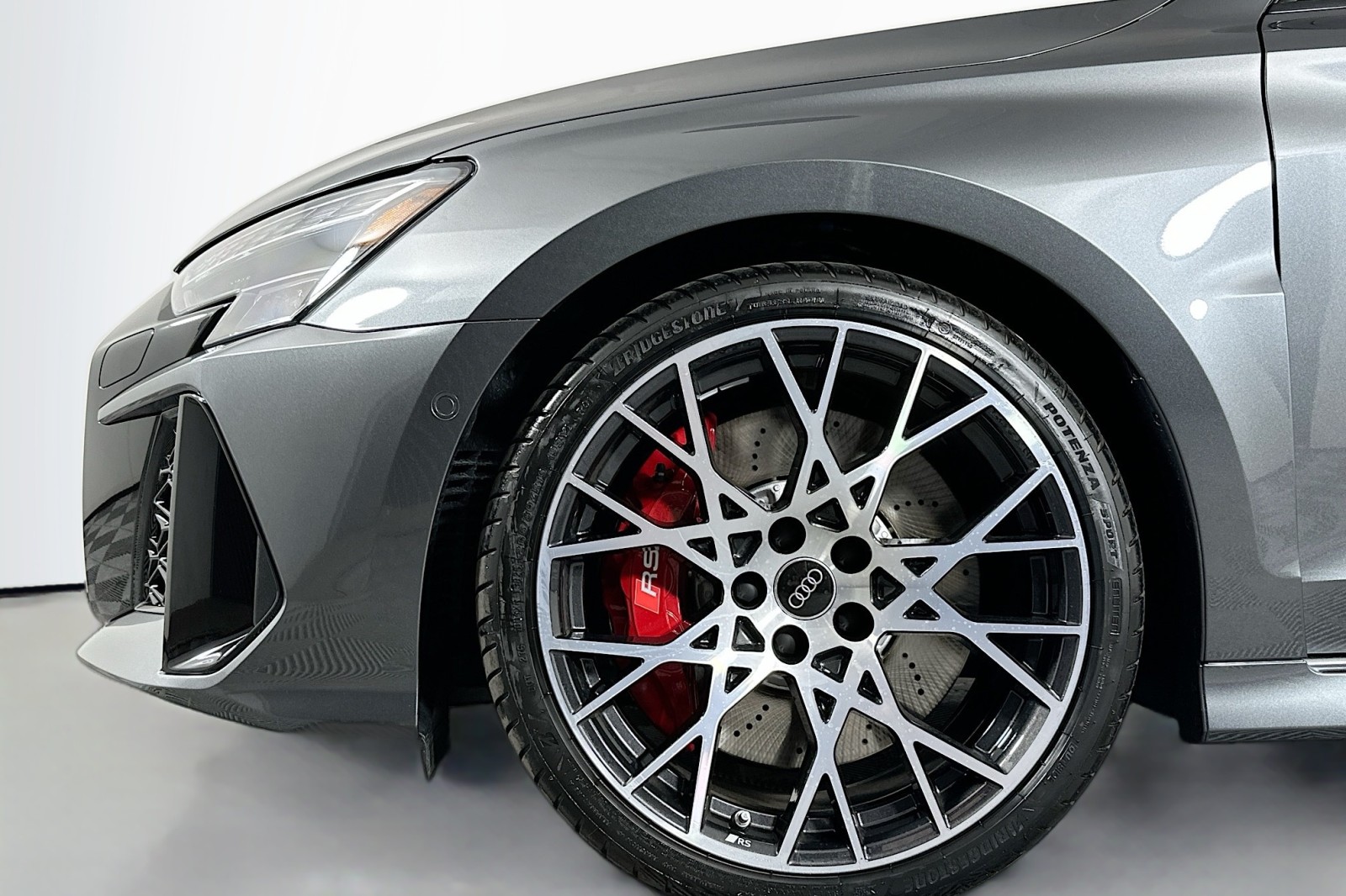 New 2026 Daytona Gray Pearl Effect Audi  image 11