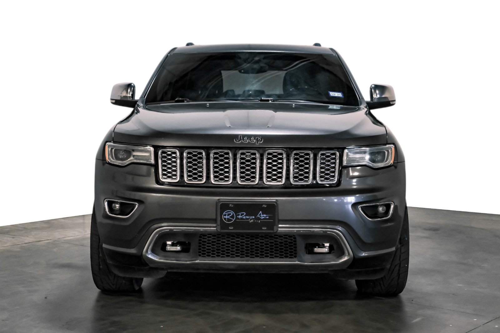 2018 Jeep Grand Cherokee Overland 4x4 PanoRoof Xenons AppleCarPlay HtdACSeats Nav 2