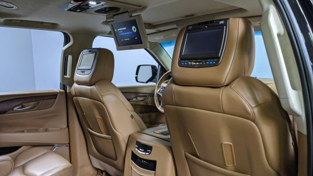 2016 Cadillac Escalade Platinum 29