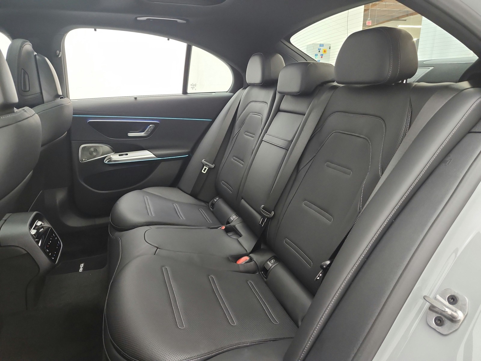 New 2026 MANUFAKTUR Alpine Grey Mercedes-Benz AMG® E 53 E image 9