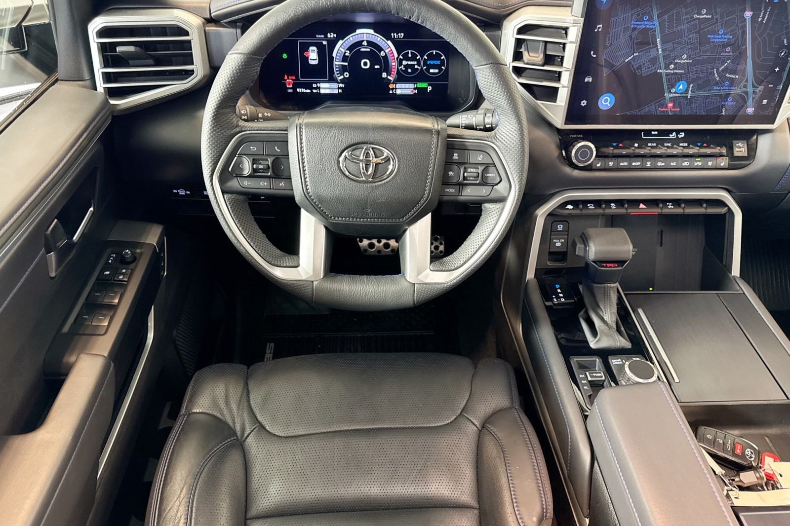 Used 2025 WHITE Toyota Platinum image 21