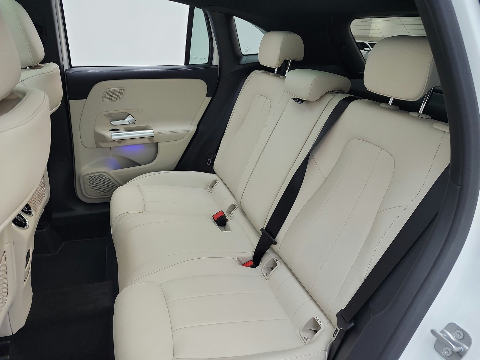 New 2026 Polar White Mercedes-Benz GLA 250 SUV image 11