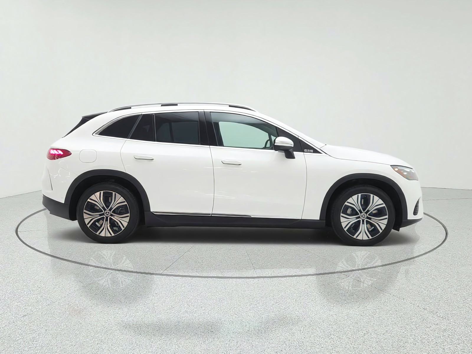 New 2027 Polar White Mercedes-Benz EQE 320+ SUV image 4