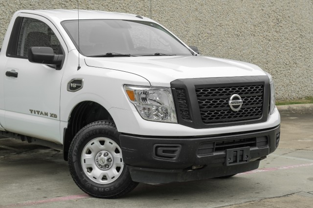 2019 Nissan Titan XD S 10