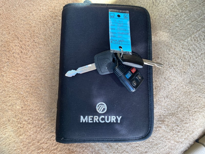 2007 Mercury Mountaineer SUV Premier 1 OWNER in ,
