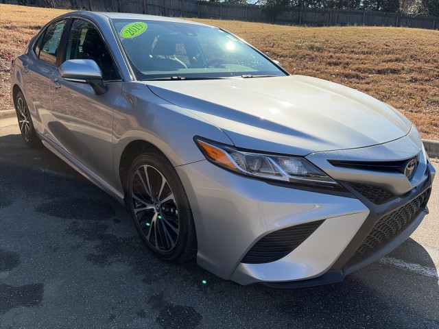 2019 Toyota Camry SE FWD